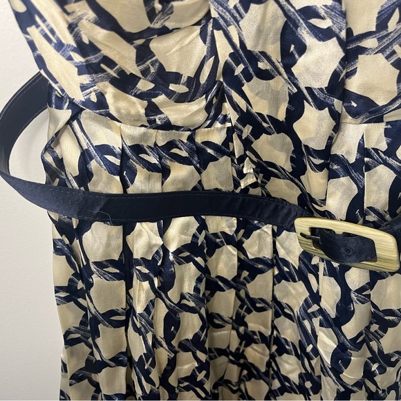 VINTAGE ANNE KLEIN BELTED Elegant Navy and Cream Patterned Dress - Picture 5 of 11